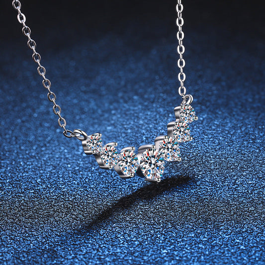 [Amore]MINIMALIST CURVED SMILE MOISSANITE NECKLACE