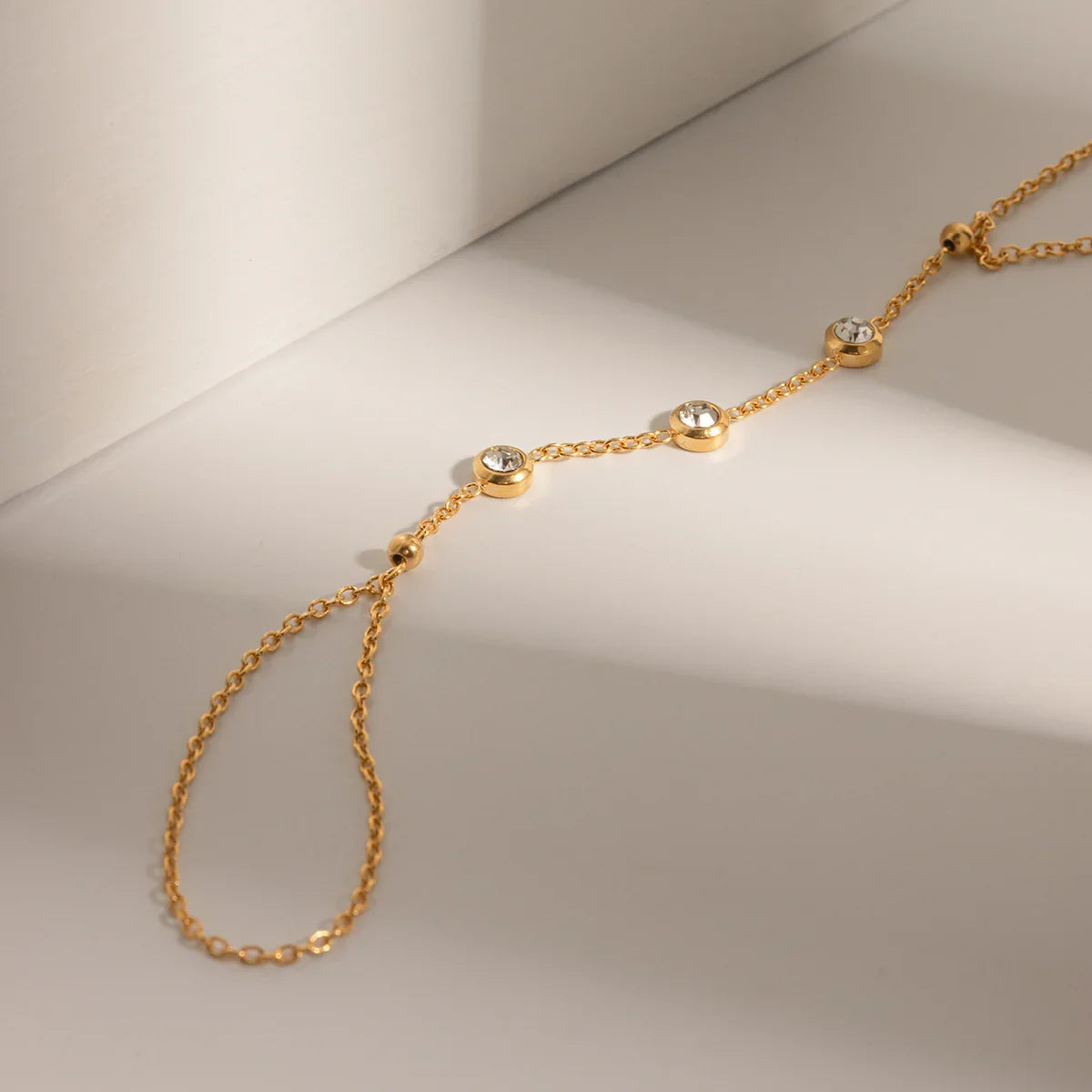 [Amore]Leona Diamond Hand Chain