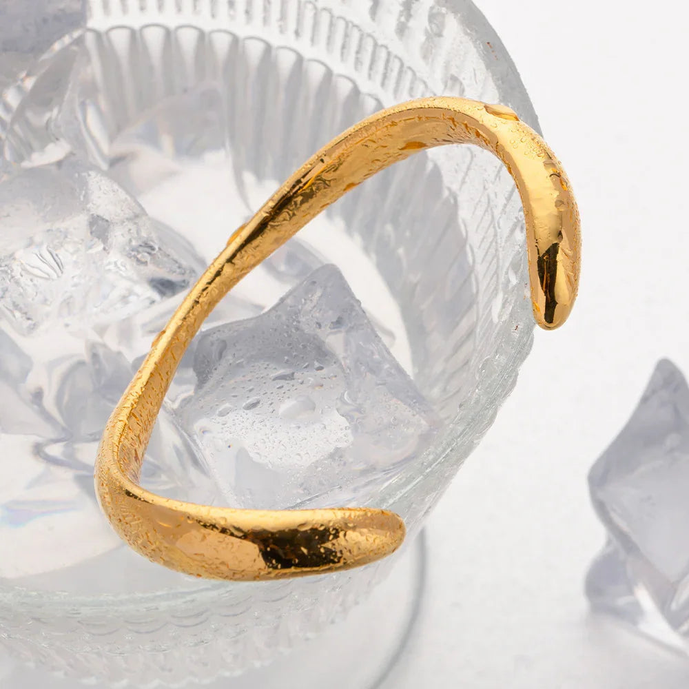 [Amore]Audrina Contemporary Gold Bangle