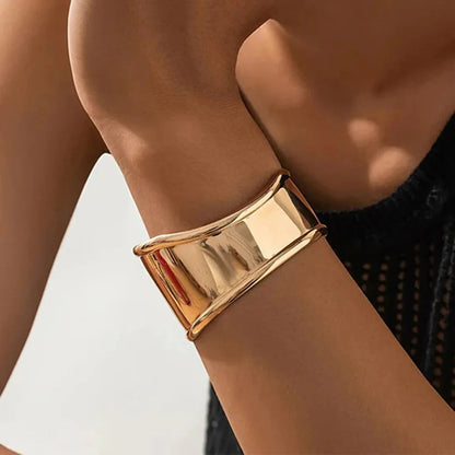 [Amore]Rachel Gold Bangle