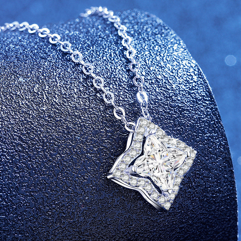 [Amore]STAR-CLOVER MOISSANITE NECKLACE