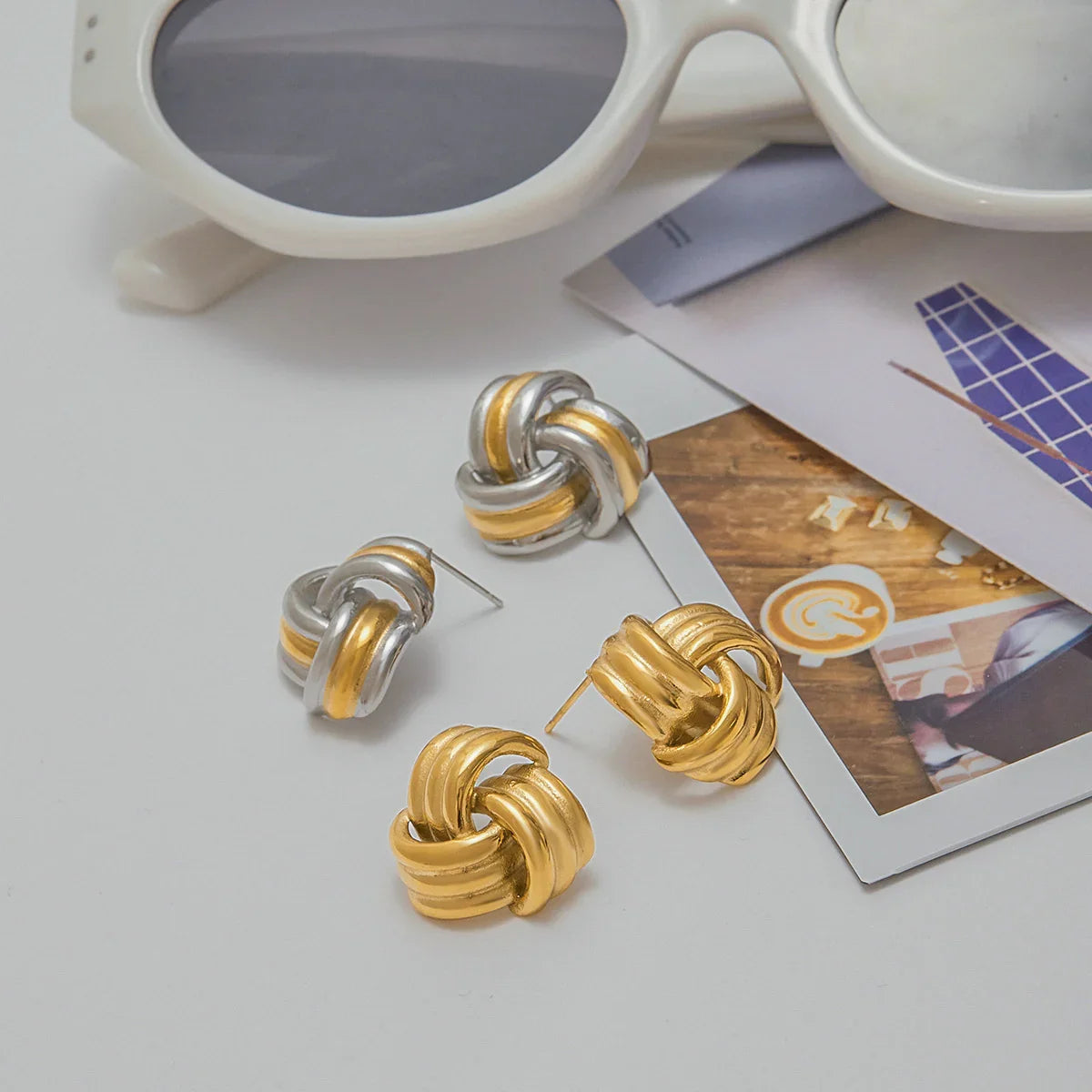 [Amore]Avielle Chunky Gold Knot Earrings