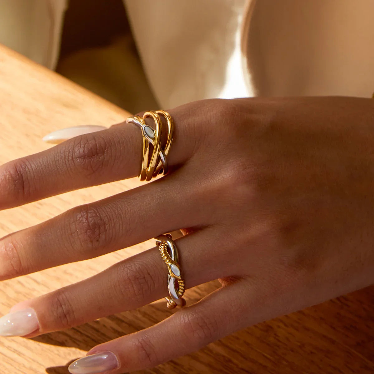 [Amore]Nerisse Two-Tone Twist Ring