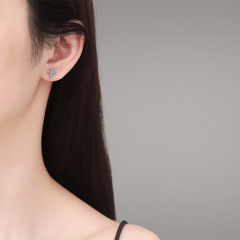 [Amore]SPARKLING CROSS MOISSANITE STUD EARRINGS