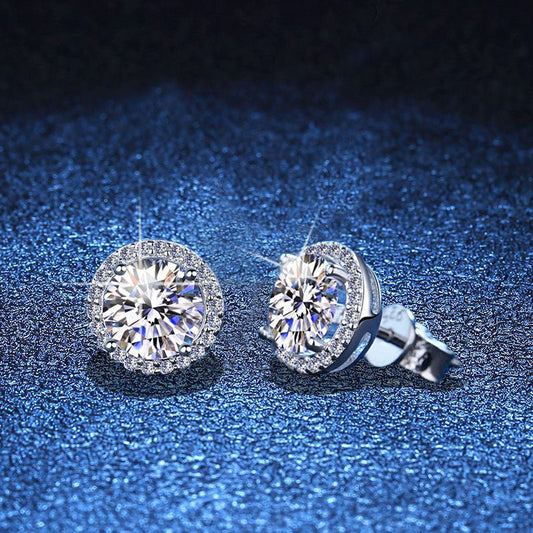 [Amore]CLASSIC 4-PRONG ROUND MOISSANITE STUD EARRINGS