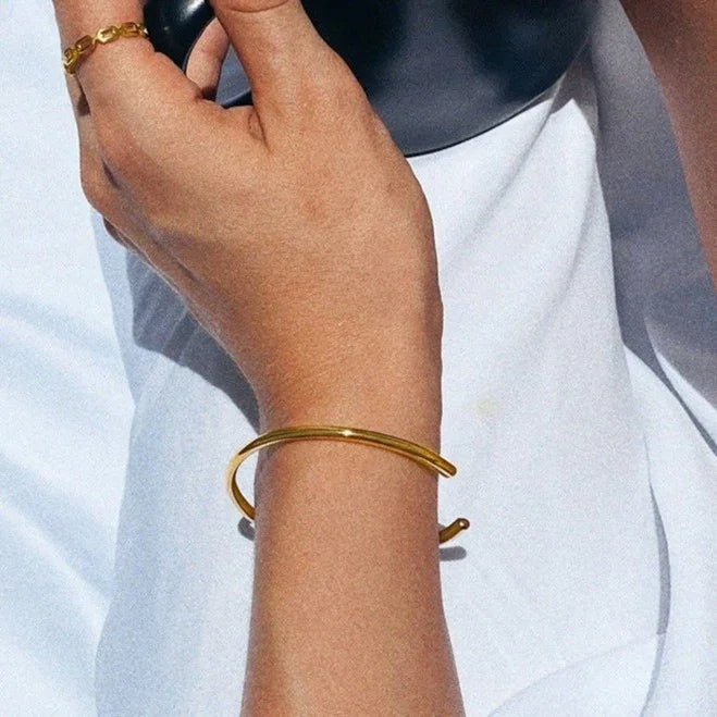 [Amore]Ara Gold Bangle