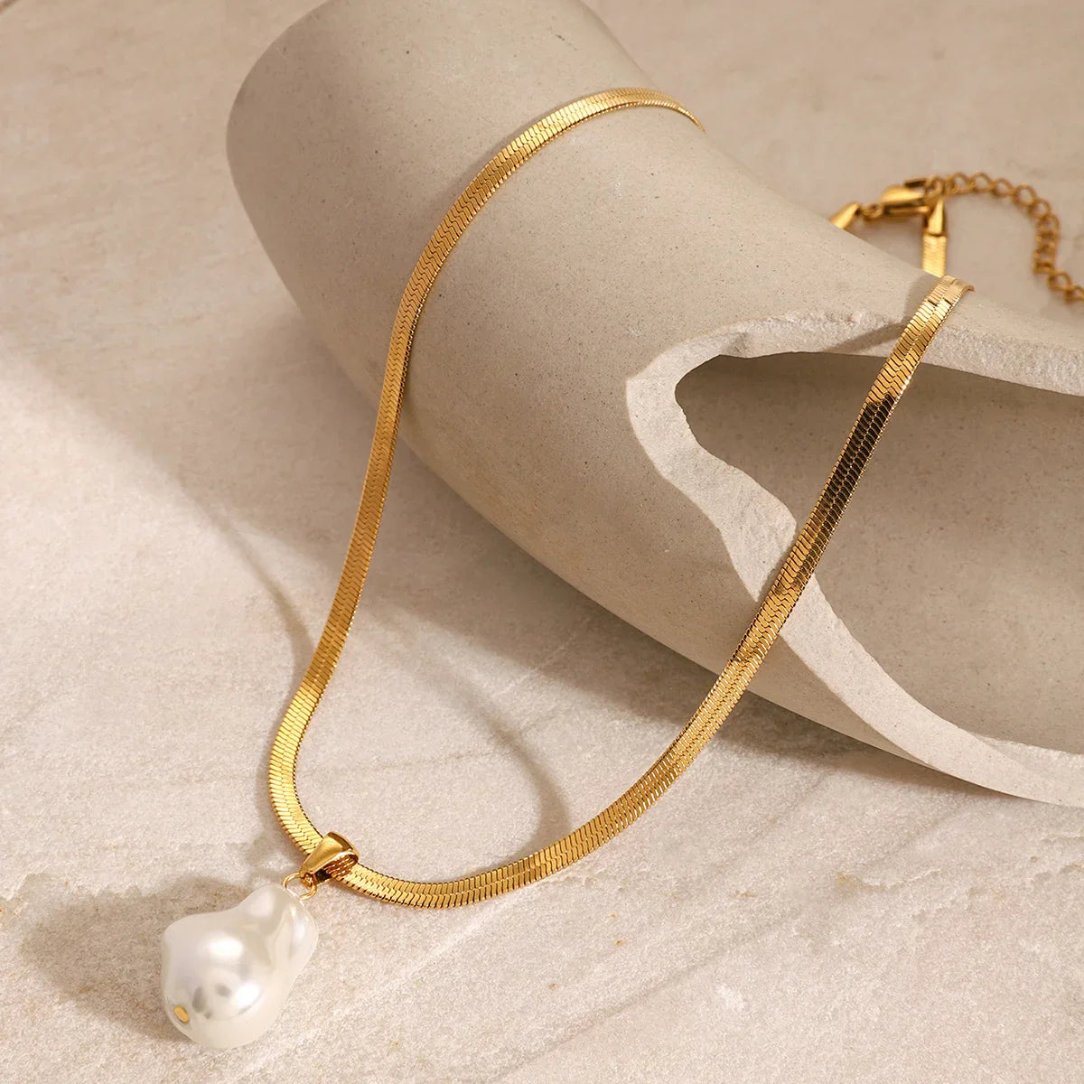 [Amore]Glorietta Herringbone Pearl Necklace