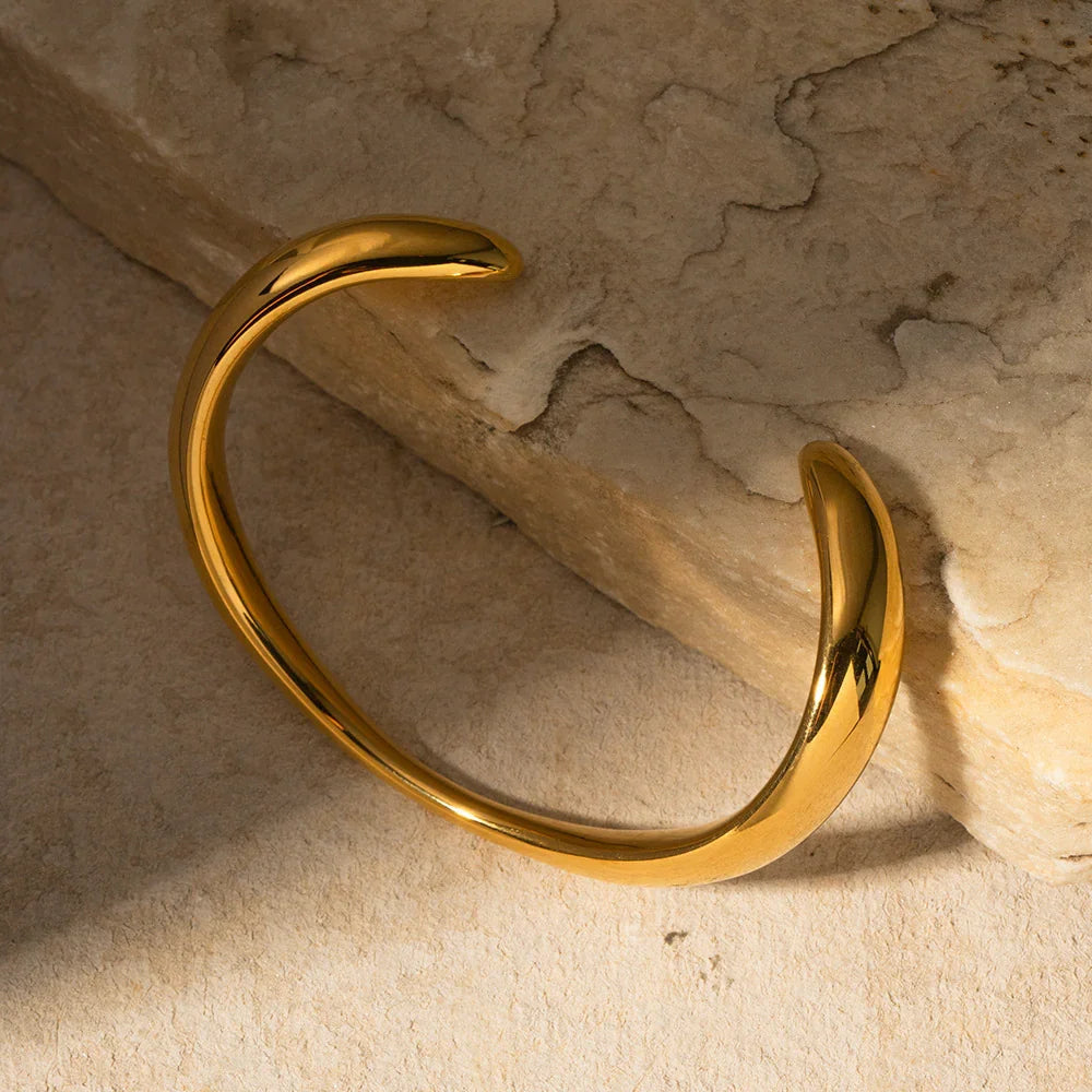 [Amore]Audrina Contemporary Gold Bangle