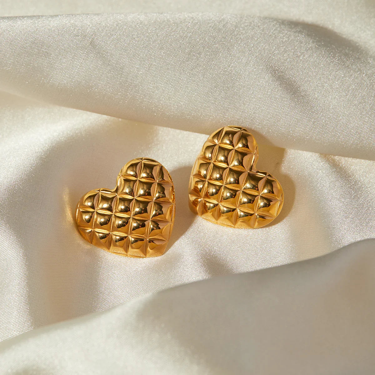[Amore]Irina Gold Heart Earrings
