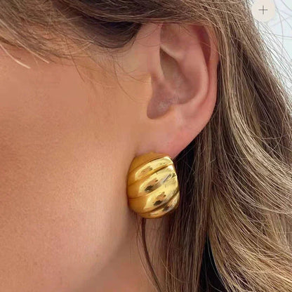 [Amore]Lucina Gold Huggie Earrings