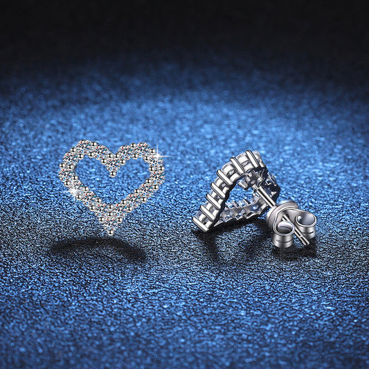 [Amore]SPARKLING HEART-SHAPED MOISSANITE STUD EARRINGS