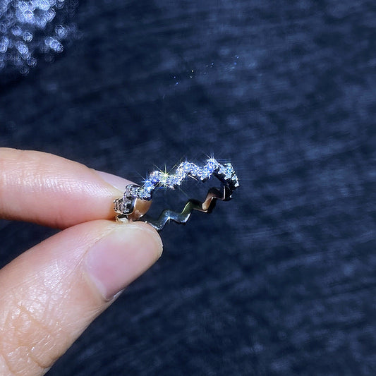 [Amore]CHIC WAVY MOISSANITE ETERNITY RING