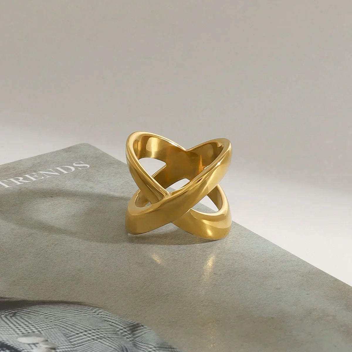 [Amore]Carolyn Gold Cross Ring