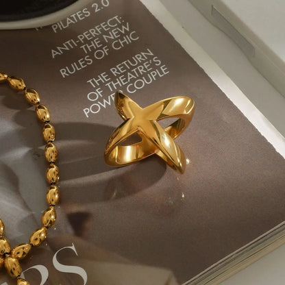 [Amore]Carolyn Gold Cross Ring