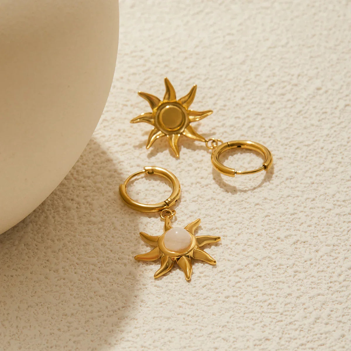 [Amore]Helia Sun-shaped Moonstone Earrings