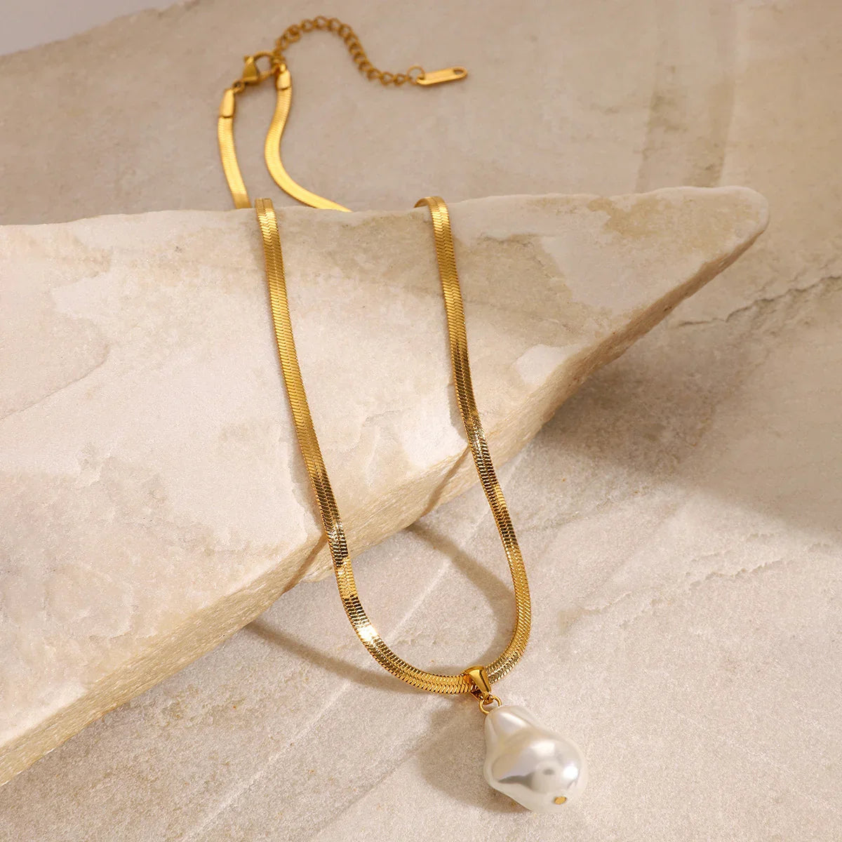 [Amore]Glorietta Herringbone Pearl Necklace