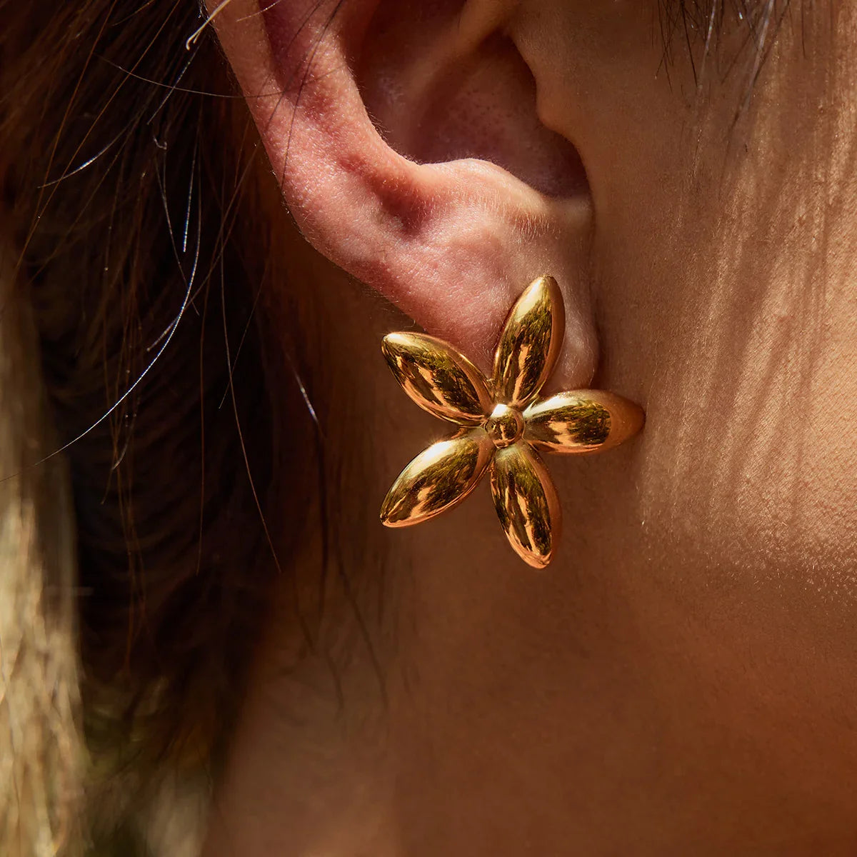 [Amore]Monica Floral Gold Earrings