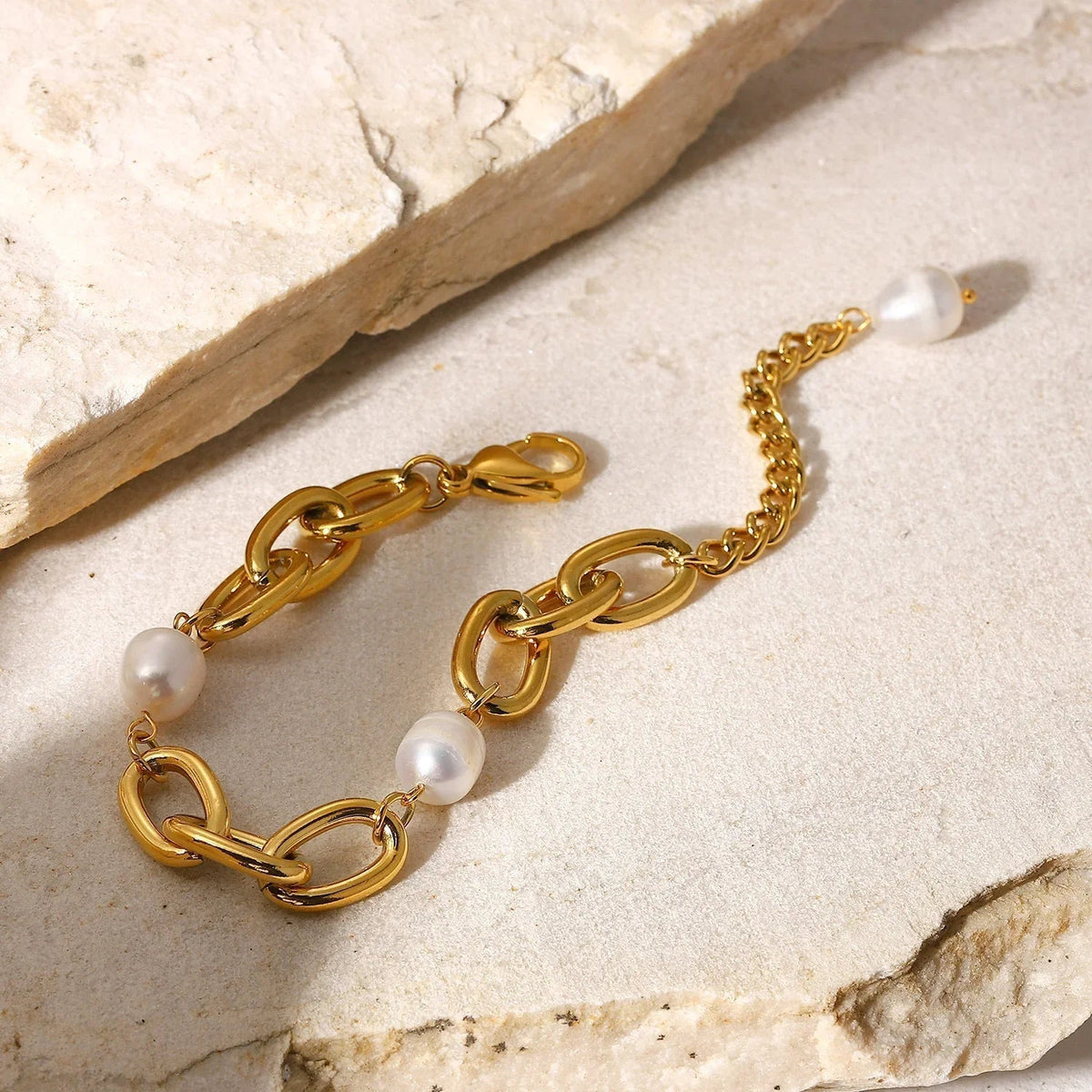 [Amore]Ysabel Chunky Freshwater Pearl Bracelet