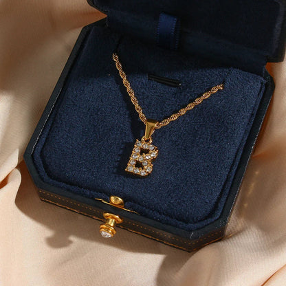 [Amore]Maeve Letter Initial Diamond Necklace