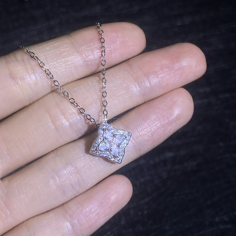 [Amore]STAR-CLOVER MOISSANITE NECKLACE