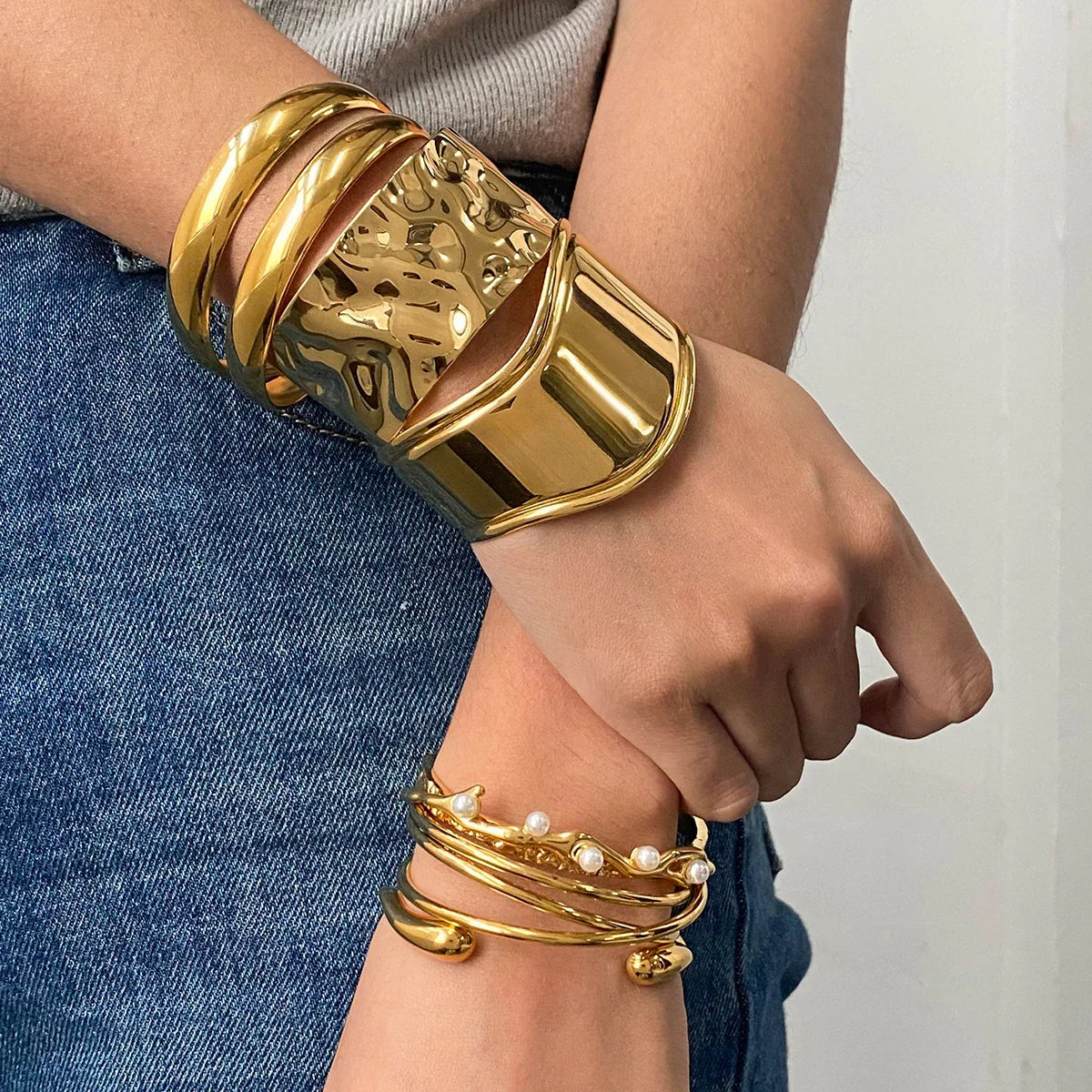 [Amore]Izza Smooth Gold Cuff