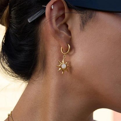 [Amore]Helia Sun-shaped Moonstone Earrings