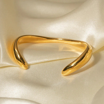 [Amore]Audrina Contemporary Gold Bangle