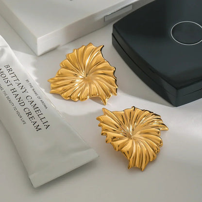 [Amore]Rafaela Sculpted Petal Gold Earrings