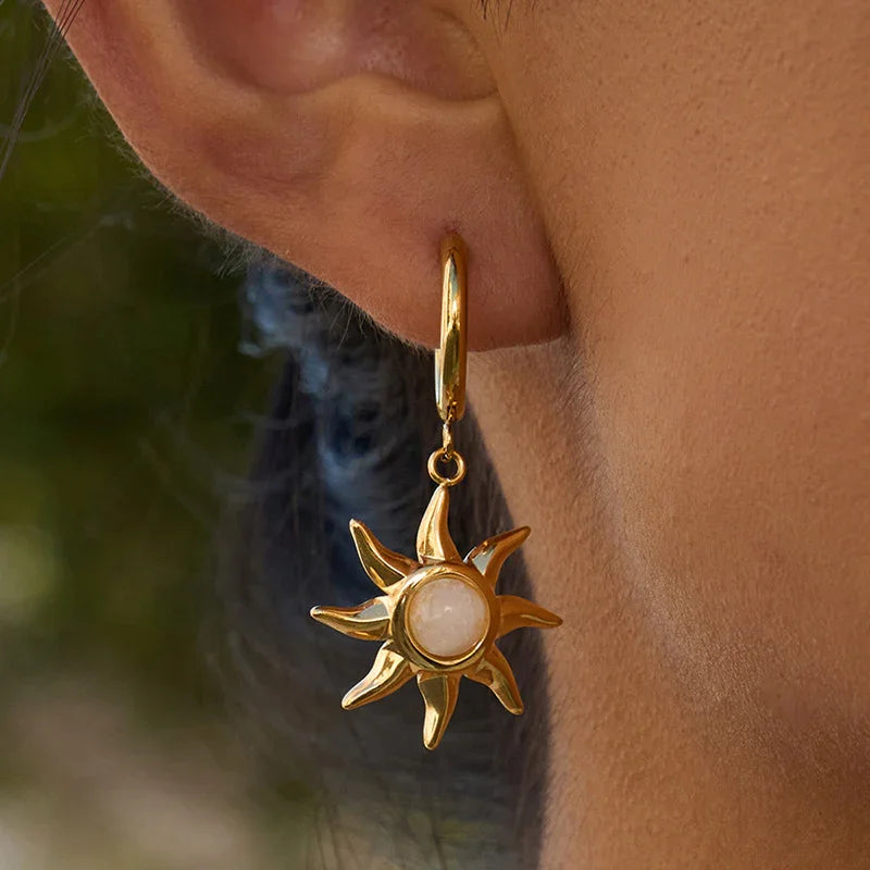 [Amore]Helia Sun-shaped Moonstone Earrings