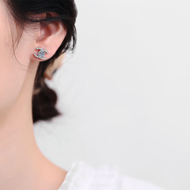 [Amore]CHIC INTERLOCKING DOUBLE-C MOISSANITE STUD EARRINGS