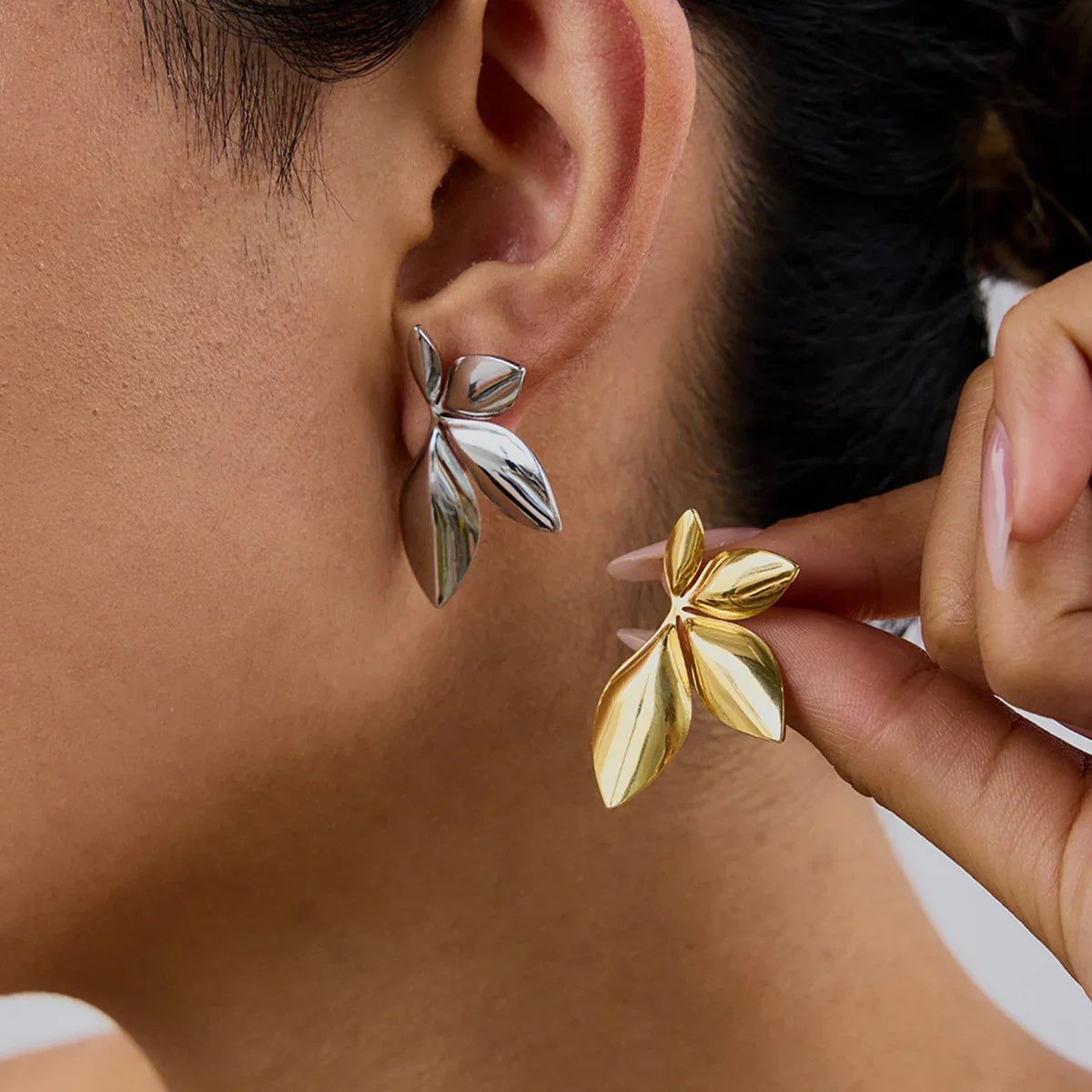 [Amore]Velle Gold Petal Earrings
