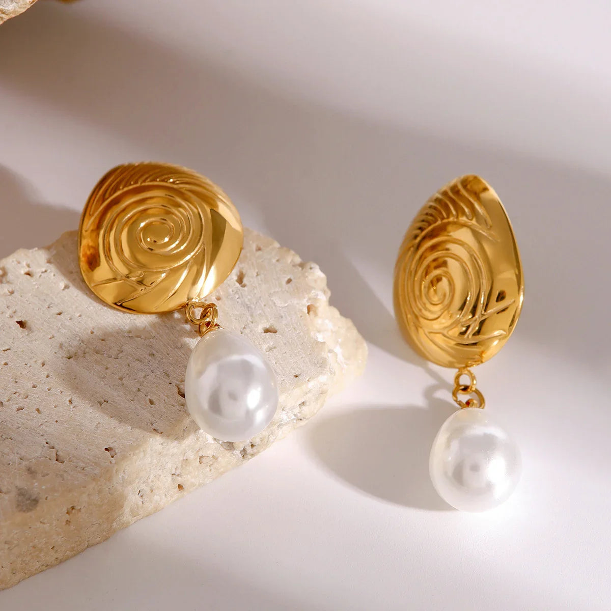 [Amore]Eleonora Freshwater Pearl Earrings