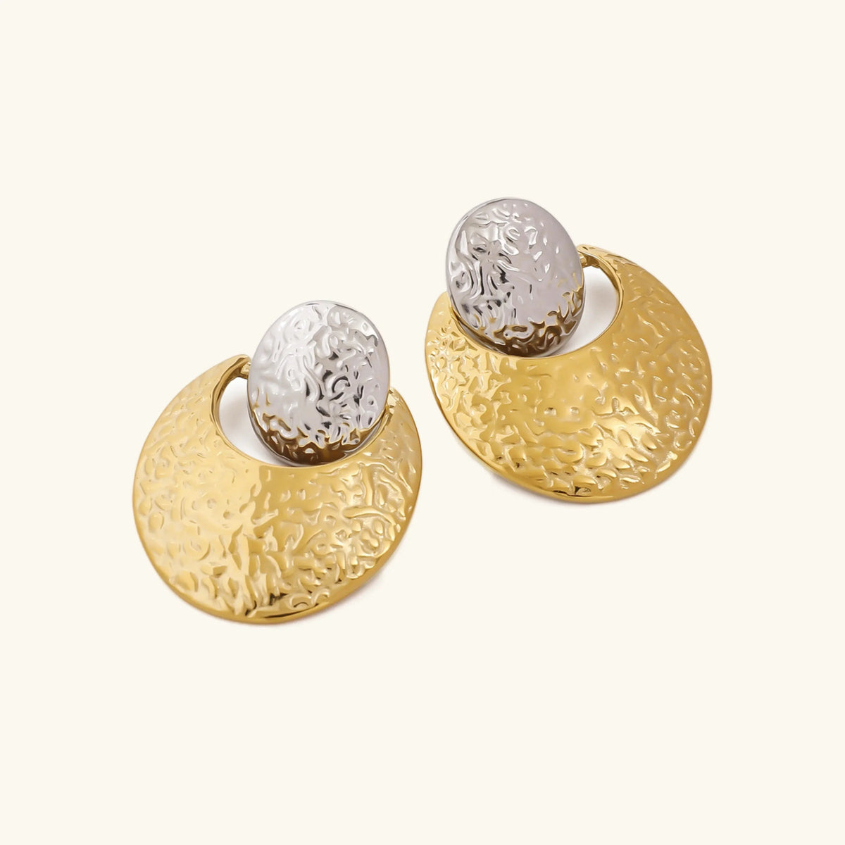 [Amore]Shelly Two Tone Crescent Earrings