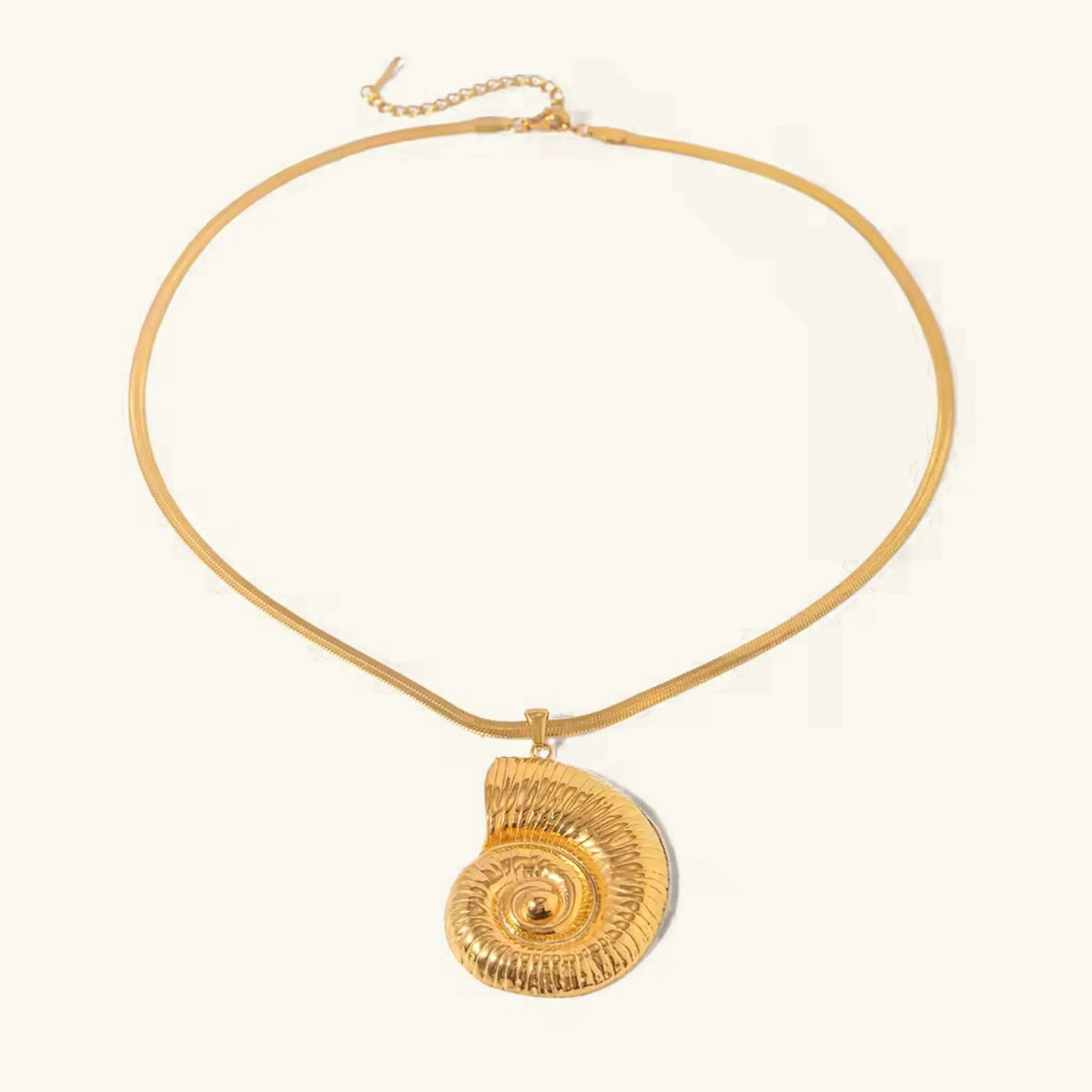 [Amore]Cascadia Nautilus Gold Necklace
