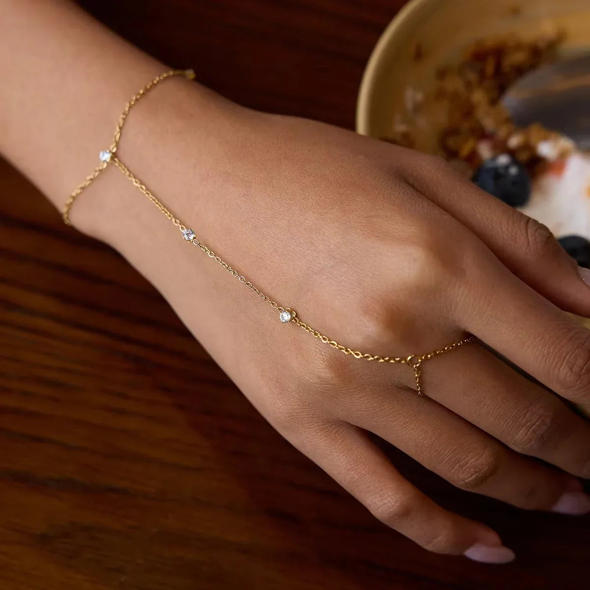 [Amore]Cressida Diamond Hand Chain