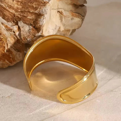 [Amore]Izza Smooth Gold Cuff