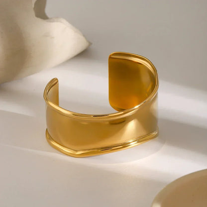[Amore]Nellie Smooth Gold Cuff