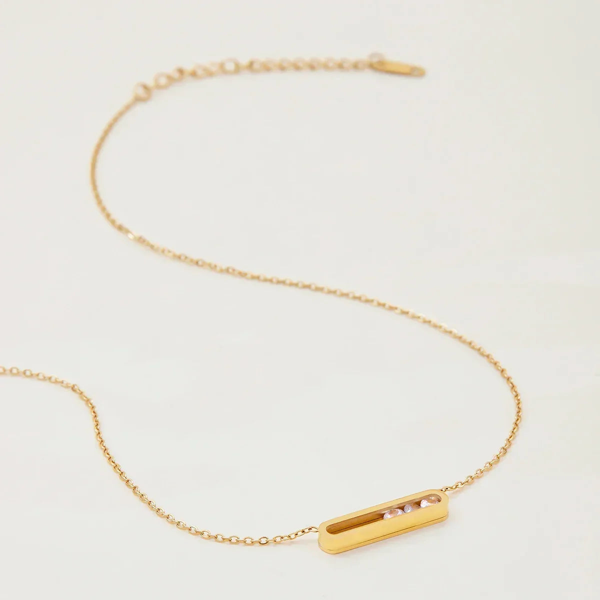 [Amore]Abby Sculpted Gold Pendant