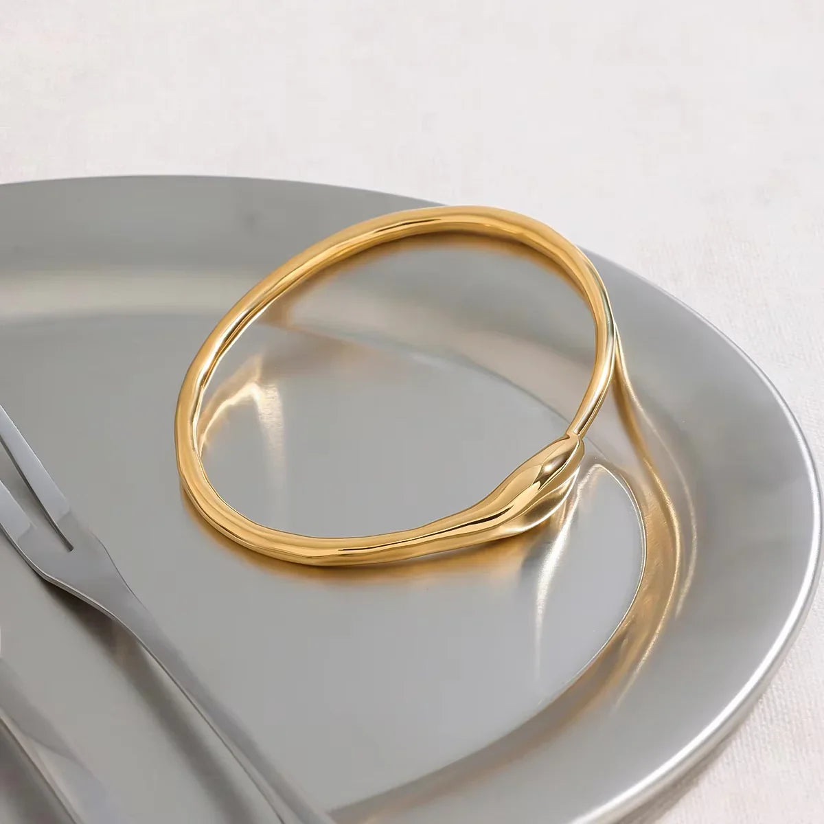 [Amore]Vinny Gold Bangle