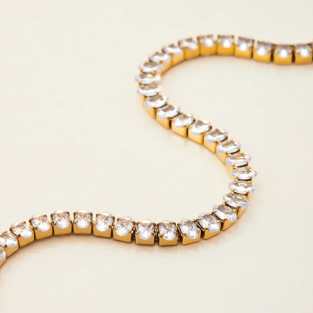 [Amore]Avaria Oval Cut Tennis Bracelet