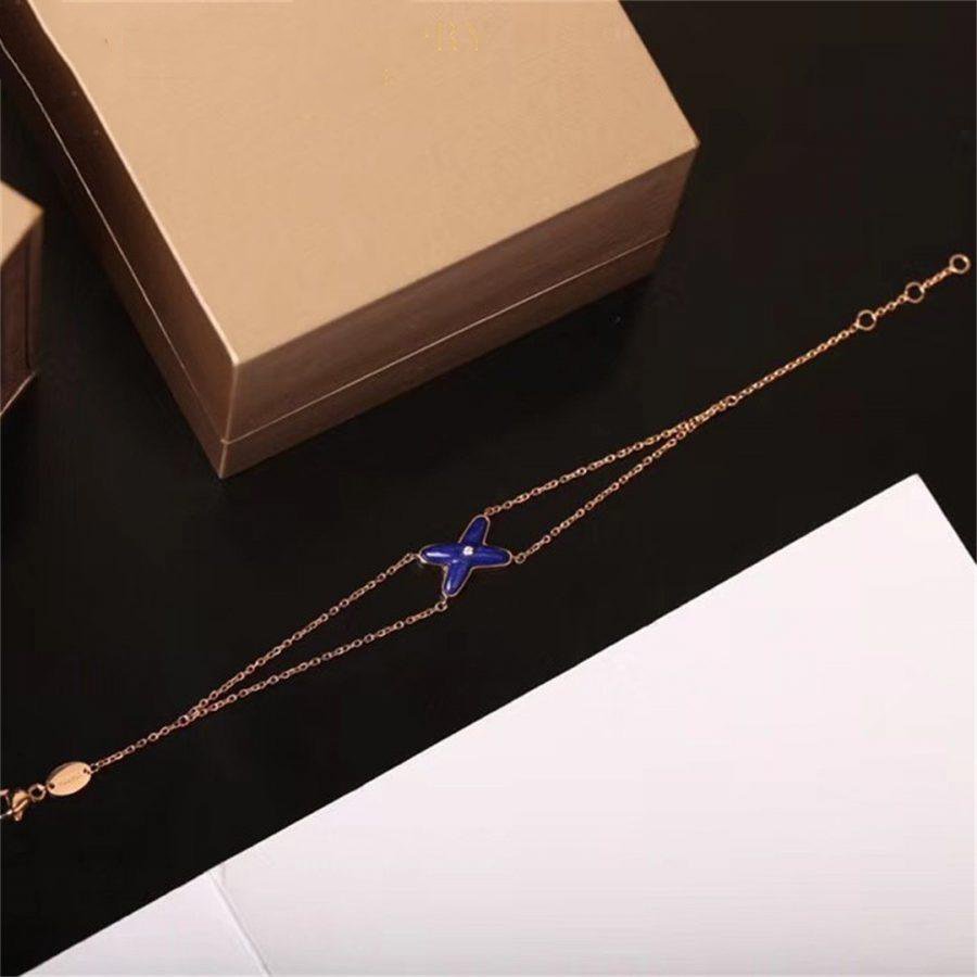 [Amore]Hollow Design Four-Leaf Clover Flower Shape Bracelet