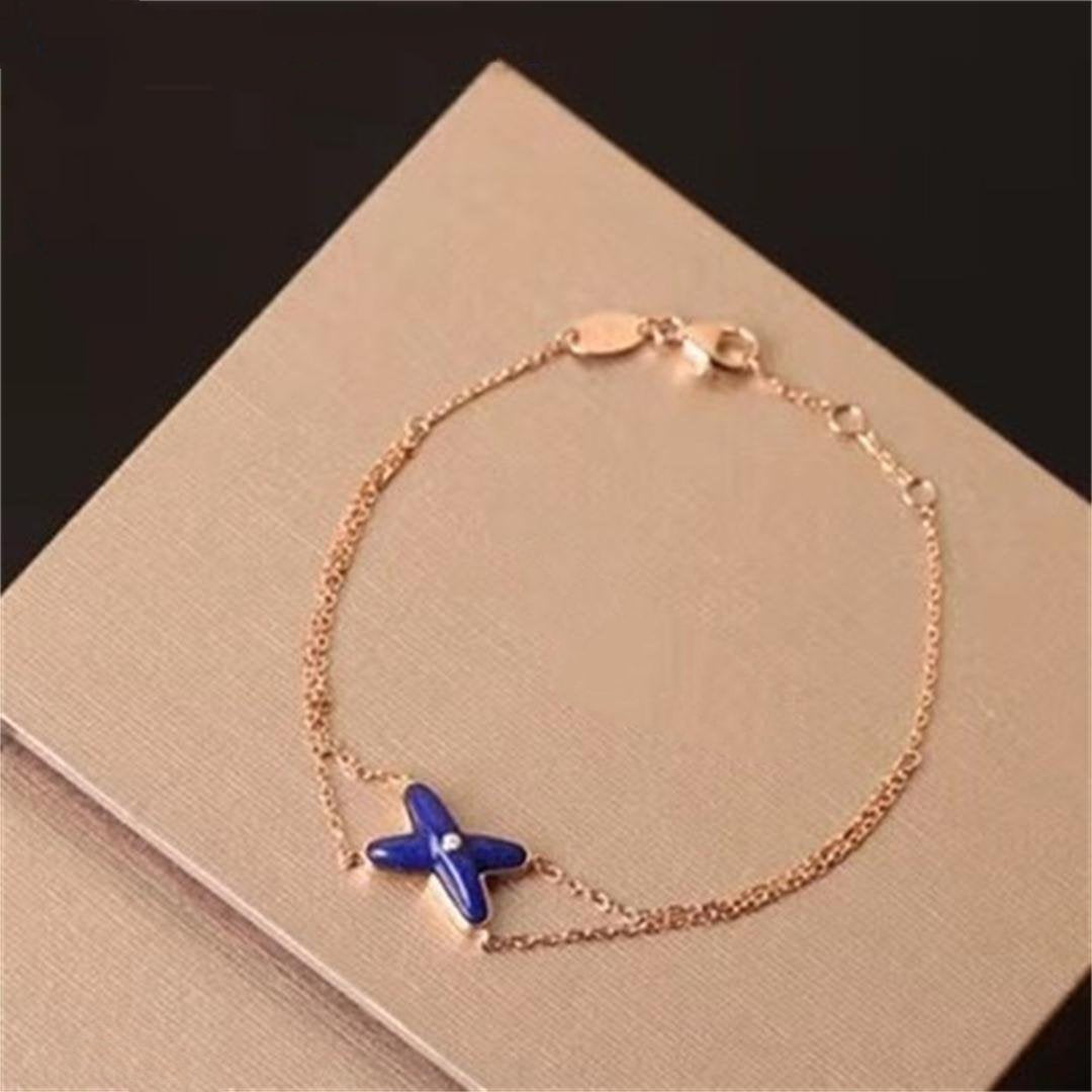 [Amore]Hollow Design Four-Leaf Clover Flower Shape Bracelet