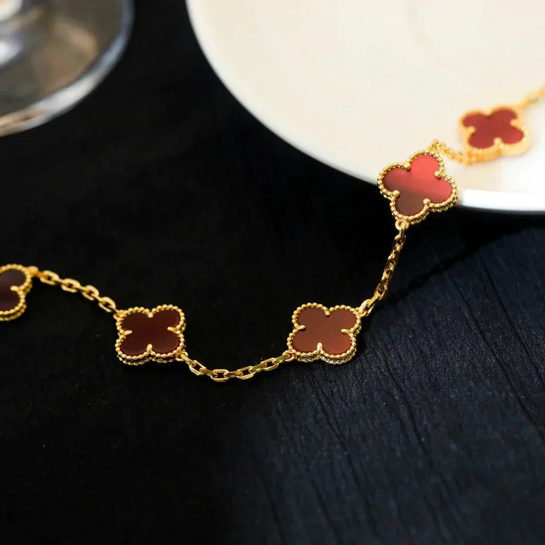 [Amore]LUCKY CLOVER 5-MOTIF BRACELET - RED CARNELIAN COLLECTION