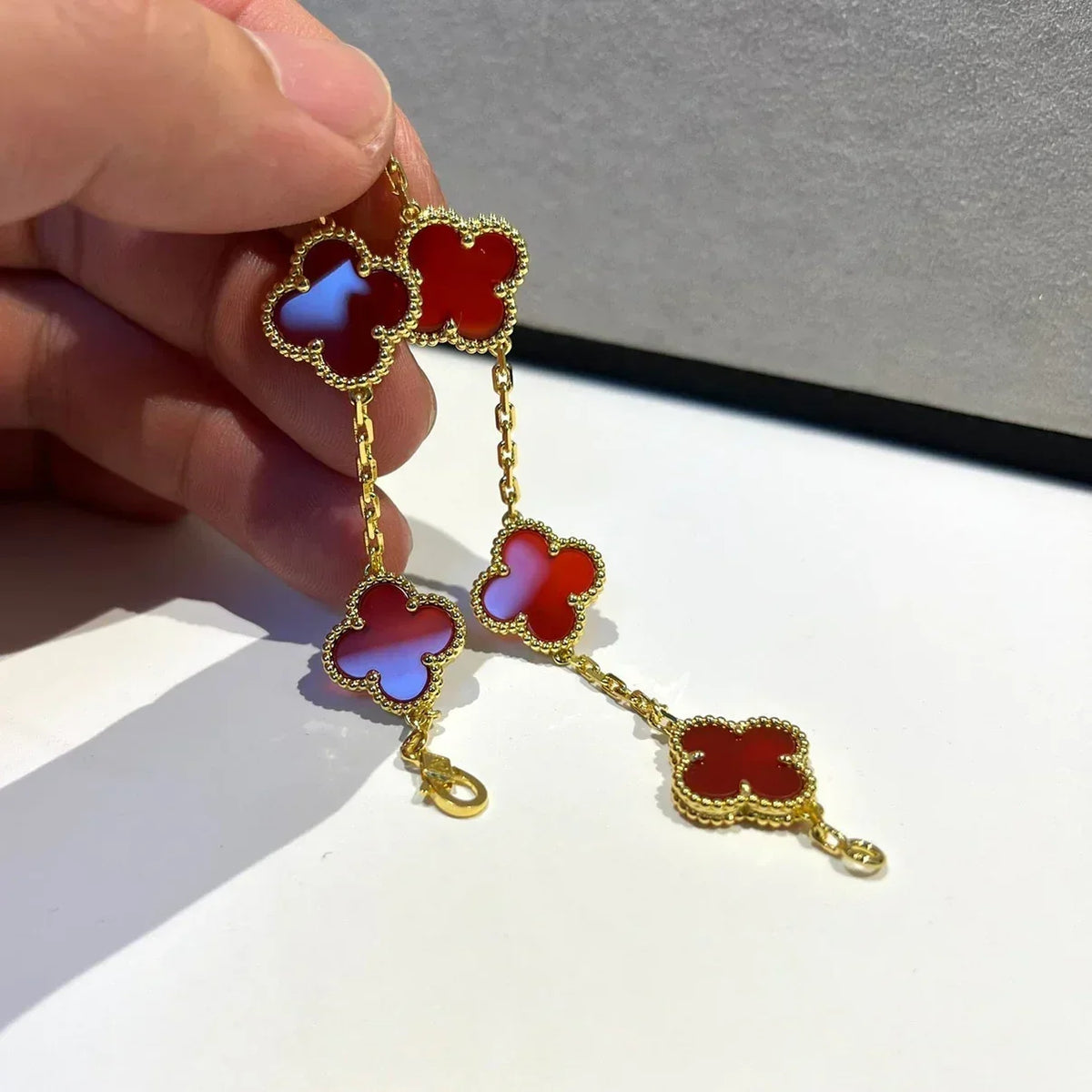 [Amore]LUCKY CLOVER 5-MOTIF BRACELET - RED CARNELIAN COLLECTION