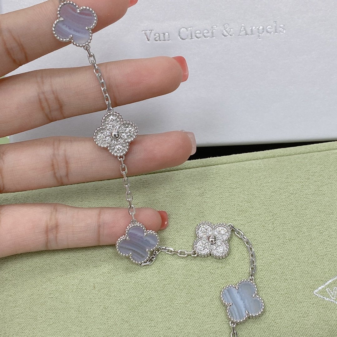 [Amore]LUCKY CLOVER 5-MOTIF BRACELET - PURPLE CHALCEDONY COLLECTION