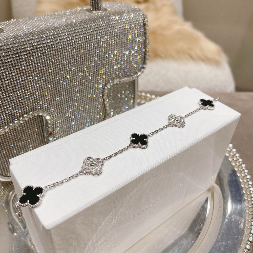 [Amore]LUCKY CLOVER 5-MOTIF BRACELET - BLACK OXNY COLLECTION
