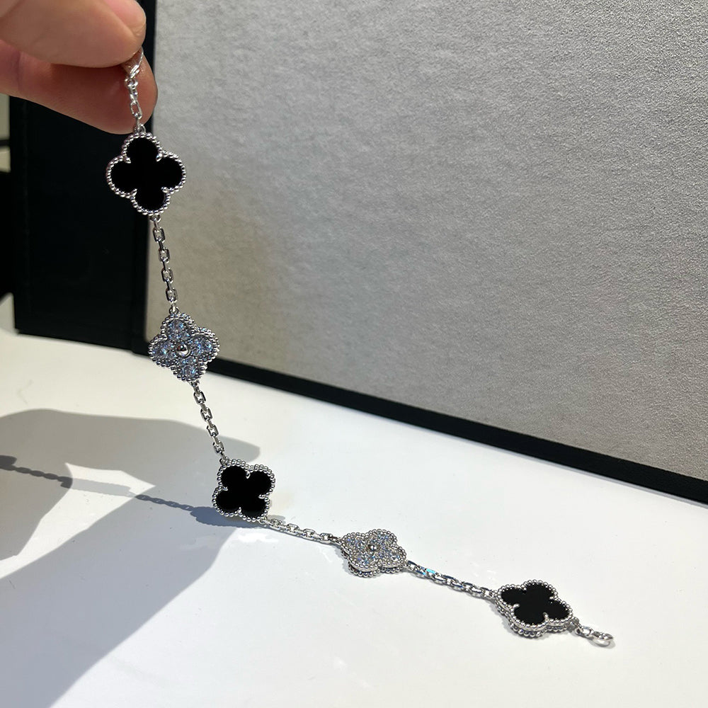 [Amore]LUCKY CLOVER 5-MOTIF BRACELET - BLACK OXNY COLLECTION