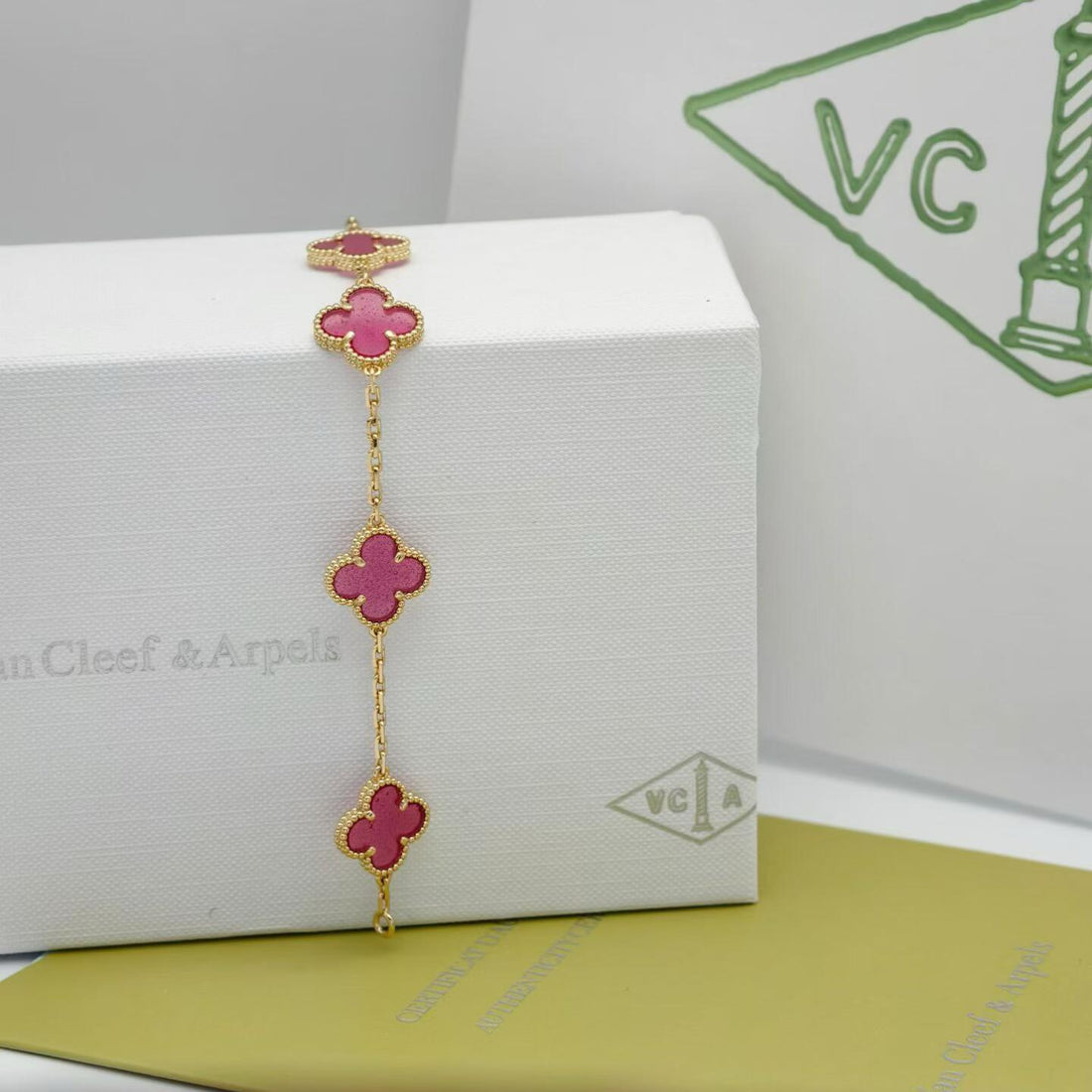 [Amore]NEW CLOVER 5 MOTIFS PINK ENAMEL BRACELET