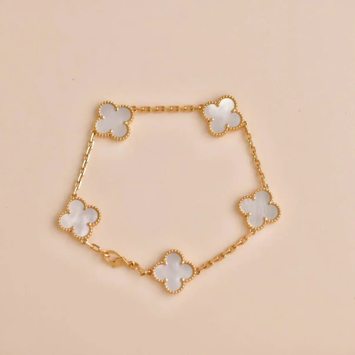 [Amore]LUCKY CLOVER 5-MOTIF BRACELET - WHITE MOTHER-OF-PEARL COLLECTION
