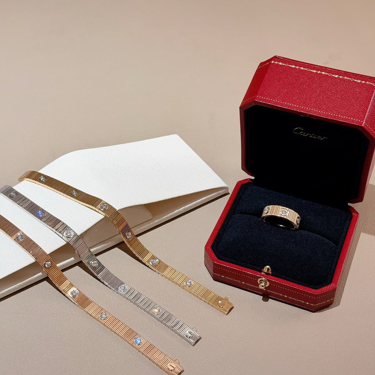 [Amore]LOVE UNLIMITED BRACELET, DIAMONDS
